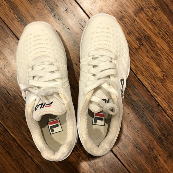 Brand new Fila shies in white. Size: 6.5 US. Only worn once! - Picture 3 of 5